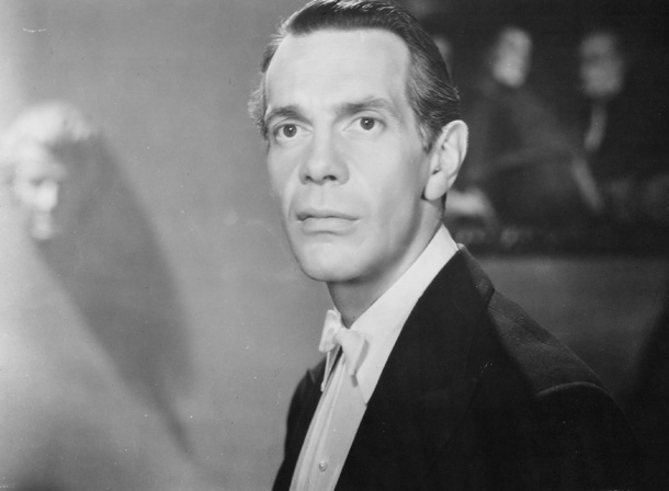 Raymond Massey in Dreaming Lips